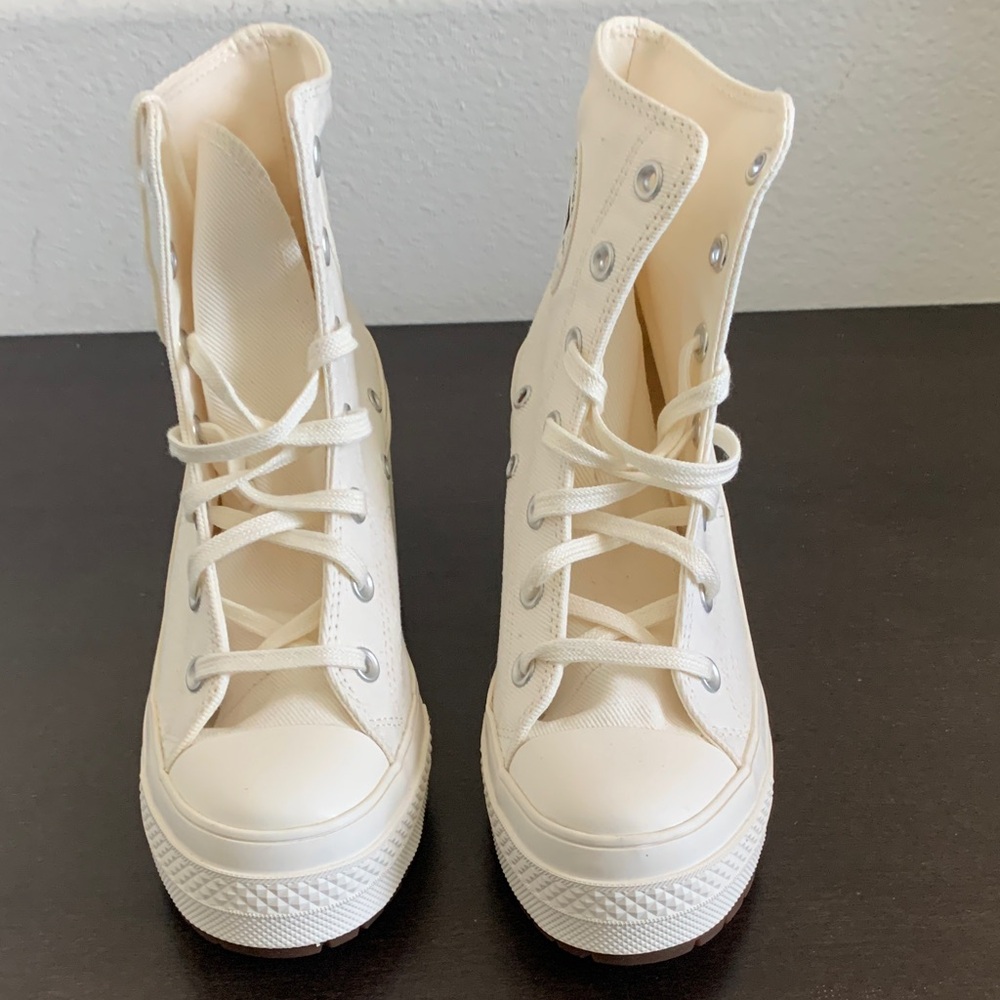 NWOT Converse All Stars Chuck Taylors UNISEX Cream/ Cream Heeled Boots. - Picture 4 of 8